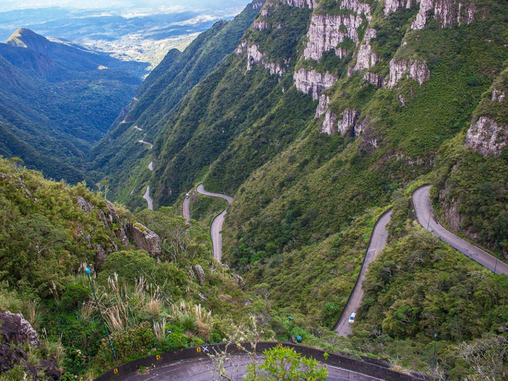 Foto Serra Rio do Rastro – SC
Site: https://www.freepik.com/